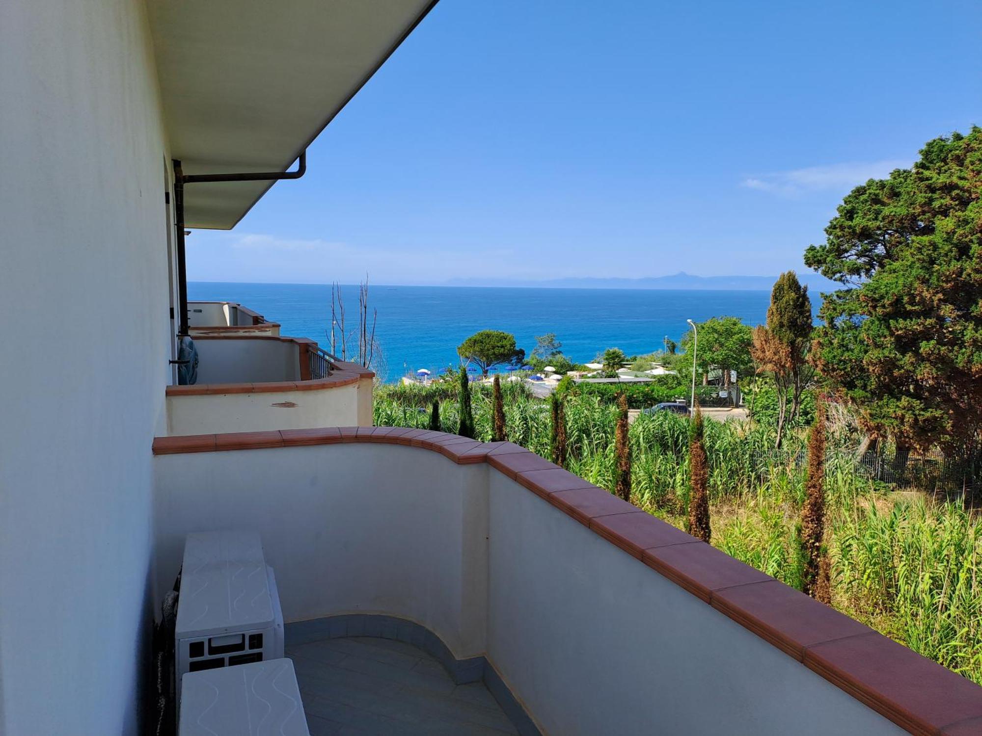 Ferienwohnung Terrazza Michelino Parghelia Exterior foto